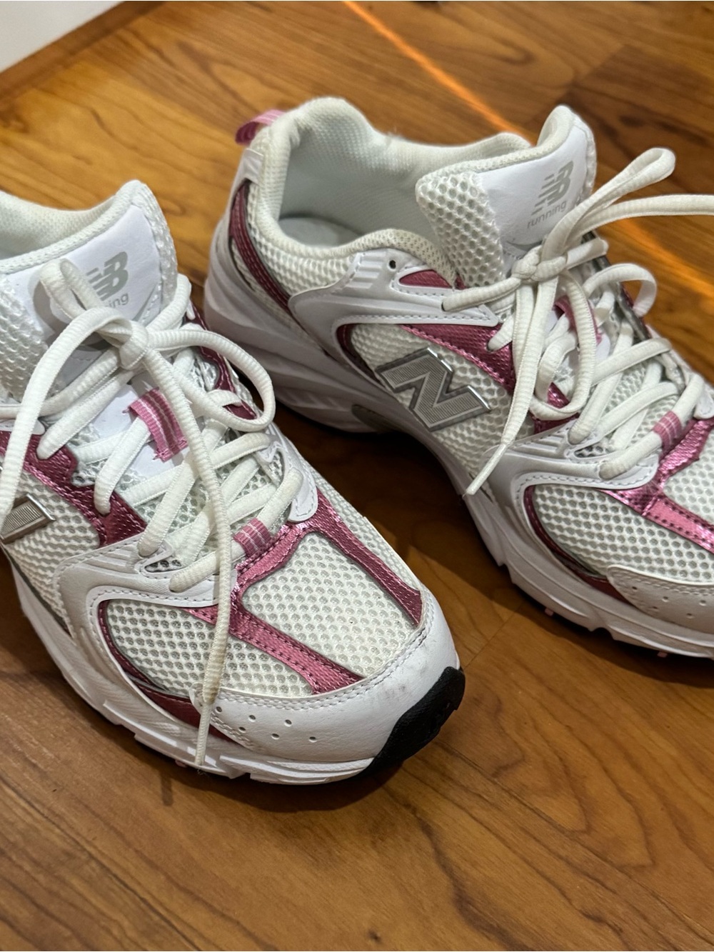 New Balance Women's White and Pink Running Sneakers